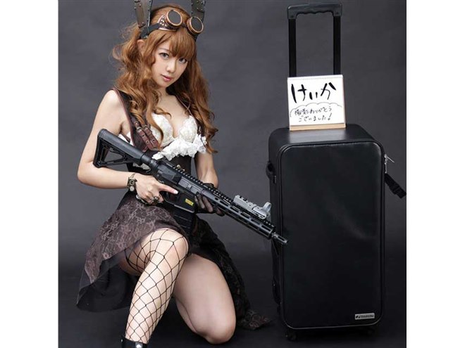 レイヤーの荷運びを快適に、バウヒュッテ「コスプレスーツケース」40