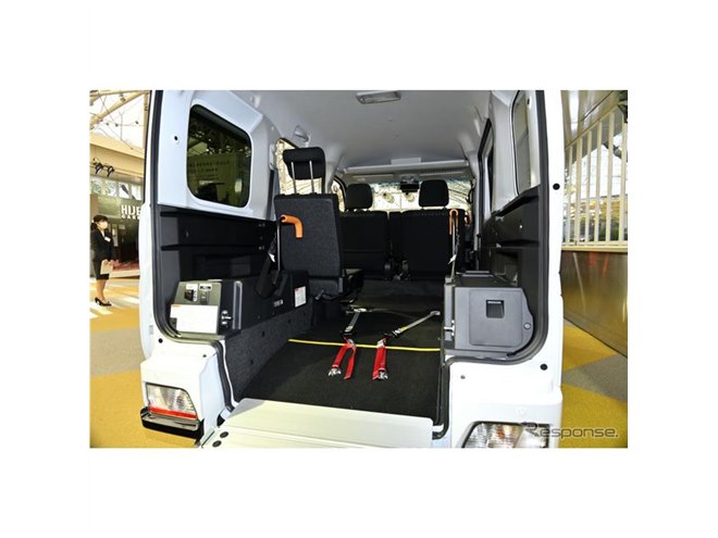 ダイハツ ハイゼットカーゴ＆アトレー 新型】福祉車両スローパーも