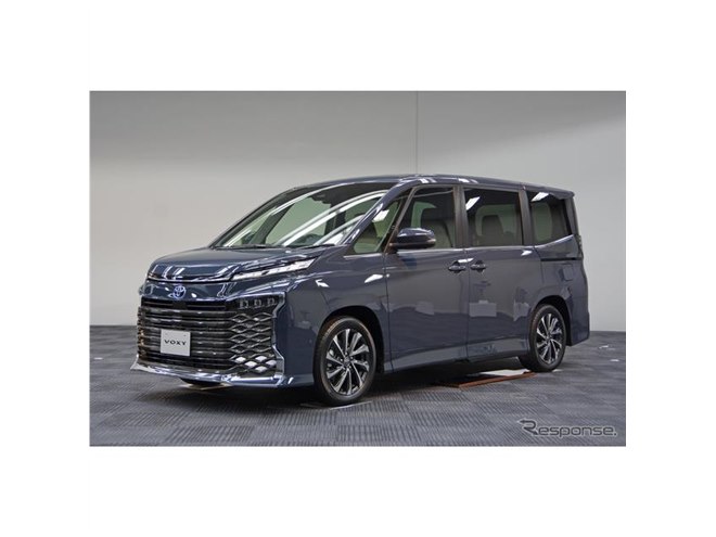 トヨタ ヴォクシー 新型】キーワードは「先鋭・独創」前後ライトが