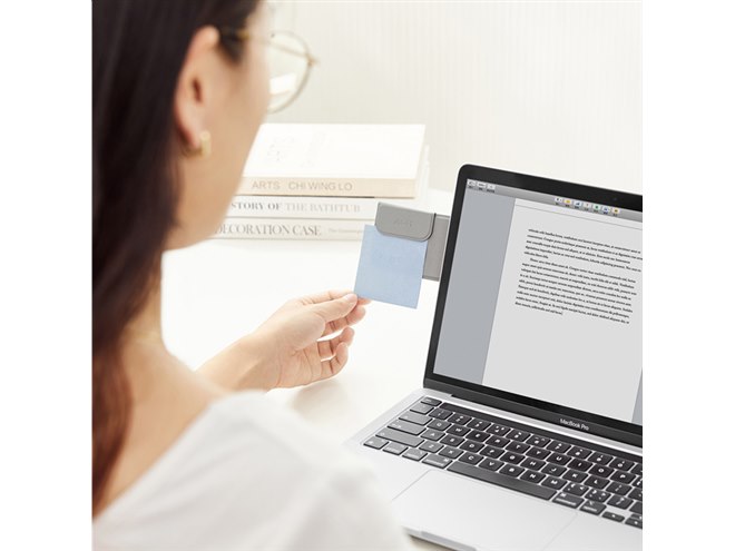 ノートPCの横や上部に、スマホを並べてセットできるホルダー「MOFT