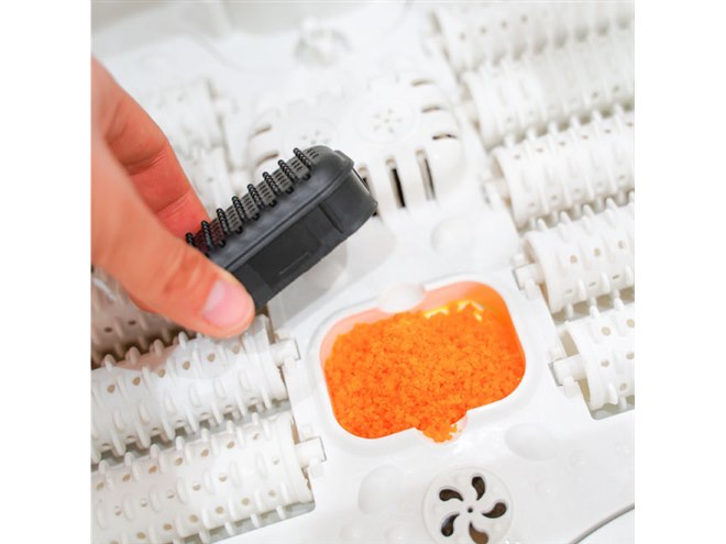 足ツボローラーとシャワー、7色の足湯LED付き「おうち秘湯 せせらぎ