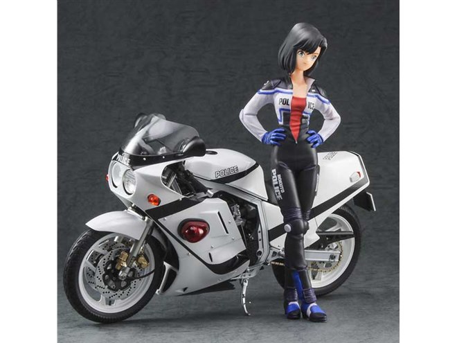 逮捕しちゃうぞ」ライダースーツ姿の辻本夏実が1/12スケールで