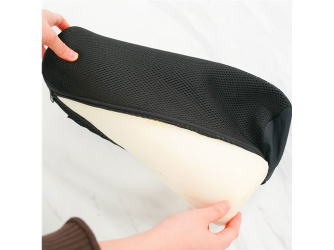 サンコー、“ゴロゴロしながらゲーム”を快適にする「うつぶせ寝