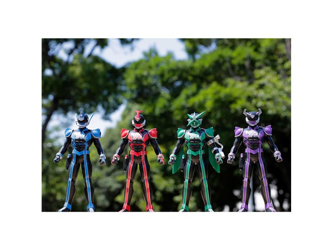 海洋堂×純烈コラボ「スーパー戦闘 純烈ジャー」ソフビフィギュア