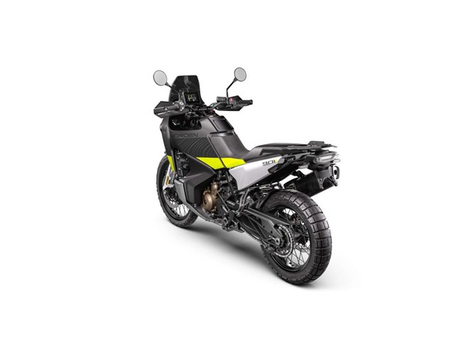 ハスクバーナが「ノーデン901」を日本導入 オン／オフ問わない走りが