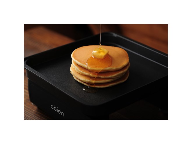 極薄ヒーター採用の小型ホットプレート「abien MAGIC GRILL S