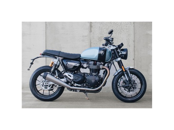 トライアンフ・スピードツイン」にブライトリングとの