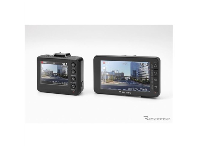 ユピテル、大画面3.0インチモニター搭載の2カメラドラレコ発売へ