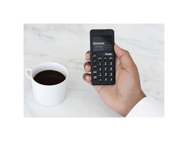 Punkt. MP02 新品未開封 おまけ付き Amazon | Punkt. MP02 New Generation 集中力を取り戻す携帯電話