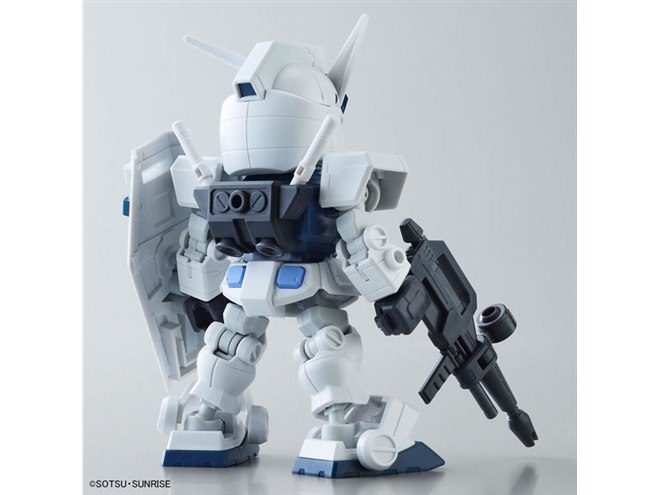SDガンダム クロスシルエット」ガンダムベースカラーのRX-78-2