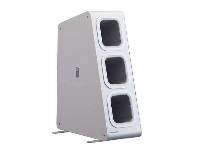 パナソニック、「イーブロック」3台をまとめて充電できる専用