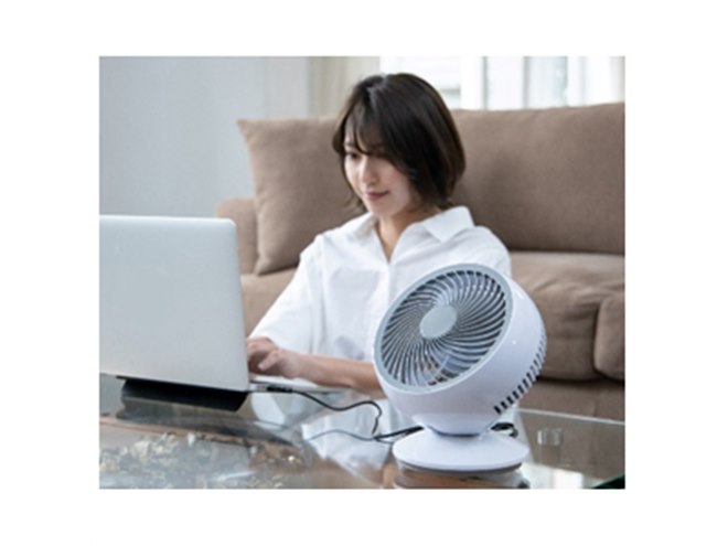 ライソン、卓上＆壁掛け2WAY仕様の「コンパクトエアーサーキュレーター