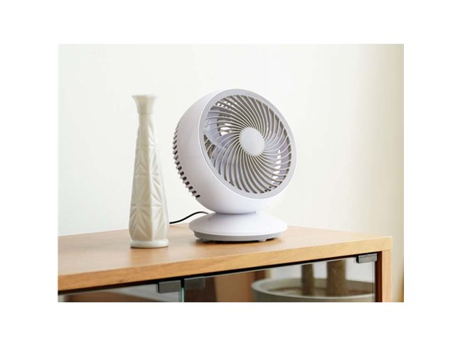 ライソン、卓上＆壁掛け2WAY仕様の「コンパクトエアーサーキュレーター