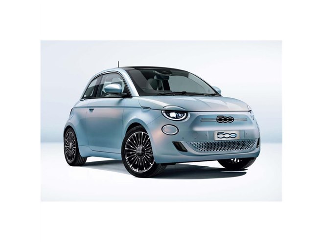フィアットのコンパクトEV「500e」が上陸 ソフトトップ仕様も