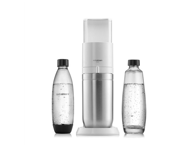 ソーダストリーム、プラスチック製ボトルとガラス製カラフェが