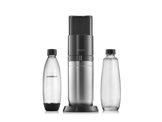 ソーダストリーム、プラスチック製ボトルとガラス製カラフェが併用