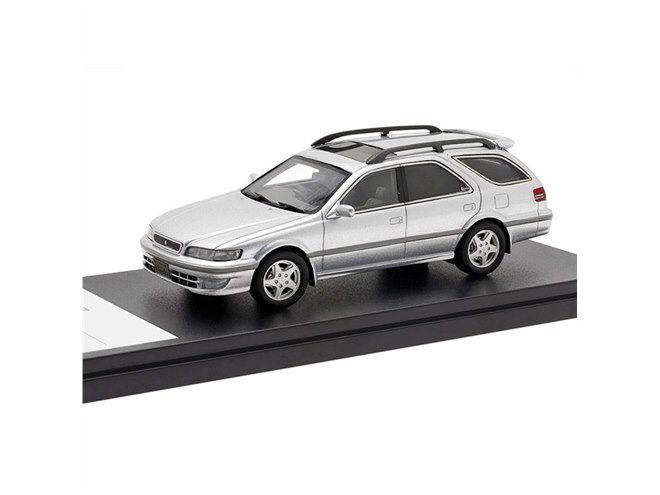 トヨタ「マークIIクオリス前期型」を1/43再現、シルバーメタリックなど