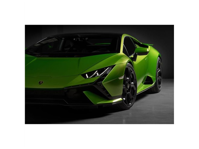 ランボルギーニ・ウラカン テクニカ」デビュー 新しいエクステリアで