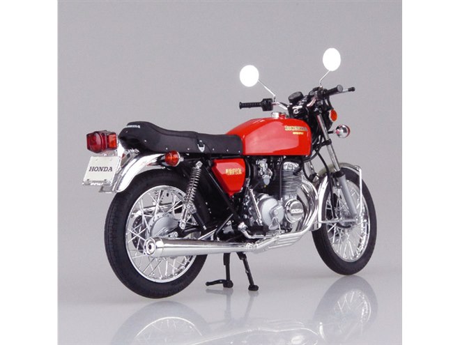 AOSHIMA、4into1マフラーを再現した「ホンダ CB400FOUR」1/12模型