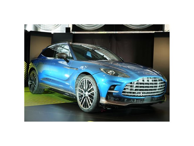 アストンマーティンDBX707」が日本上陸 最高出力707PSの4リッターV8