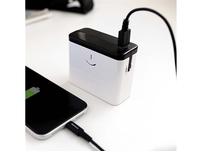 オウルテック、乾電池式のモバイルバッテリー「OWL-DB8U1-WH」 - 価格.com