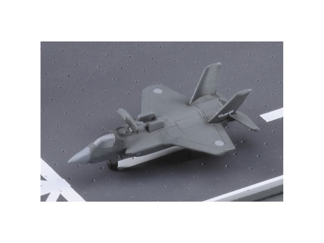 ハセガワ、1/700スケール「海上自衛隊 護衛艦 いずも “第1次改修時”」を本日4/30発売 - 価格.com