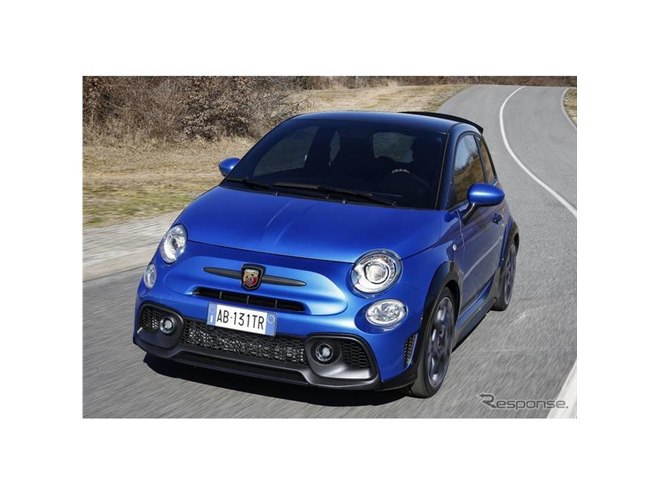 価格改定！Fiat 131 Abarth & Peugeot 307 WRCカー フィアット131アバルト・ラリーはWRCのために開発され1976年に