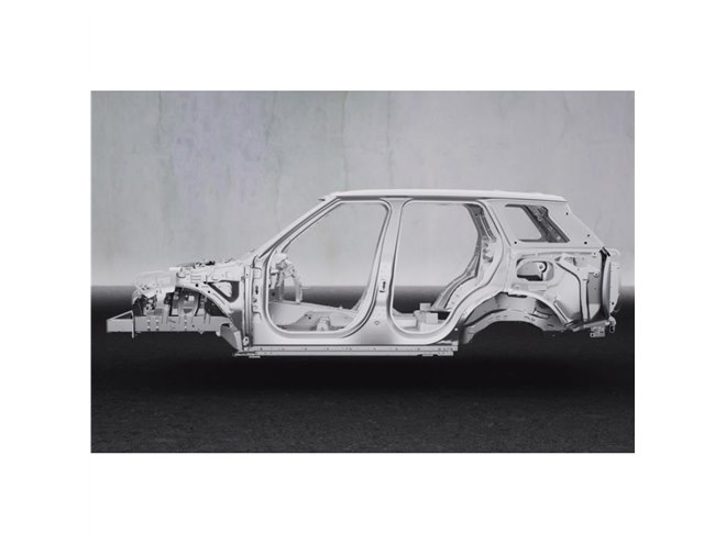 新型「ランドローバー・レンジローバー スポーツ」登場 最高出力510PS