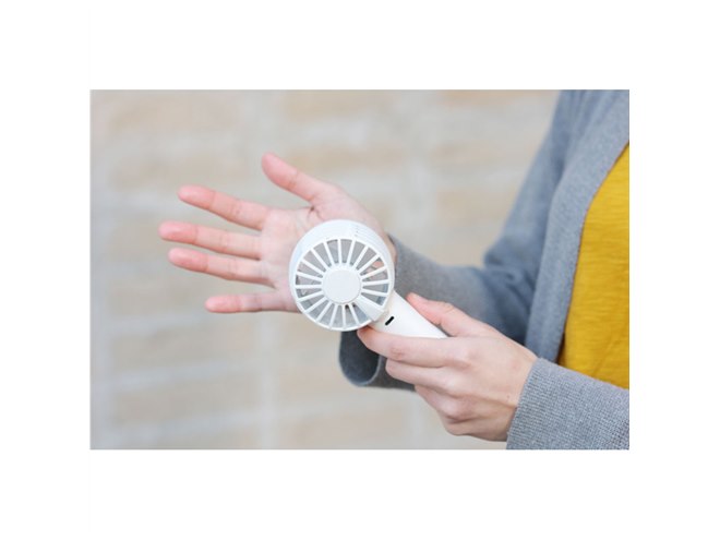 エレス、冷却プレートを搭載したUSBハンディファン「iFan Freeze