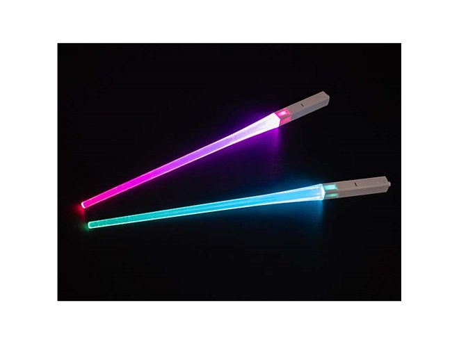 価格.com - 上海問屋、LEDライトが9色に光るゲーミング箸「DN-916141」