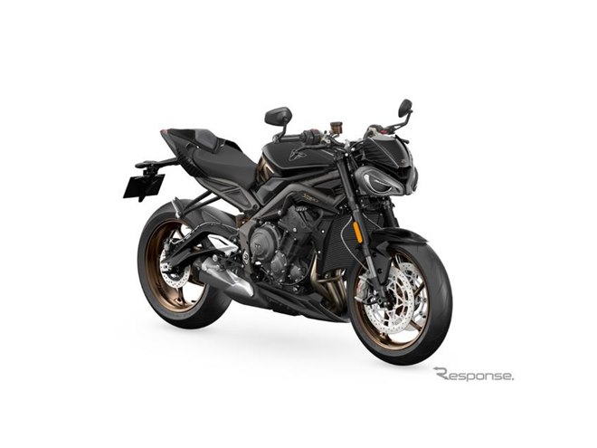 トライアンフ ストリートトリプルRS、カーボンブラックの限定