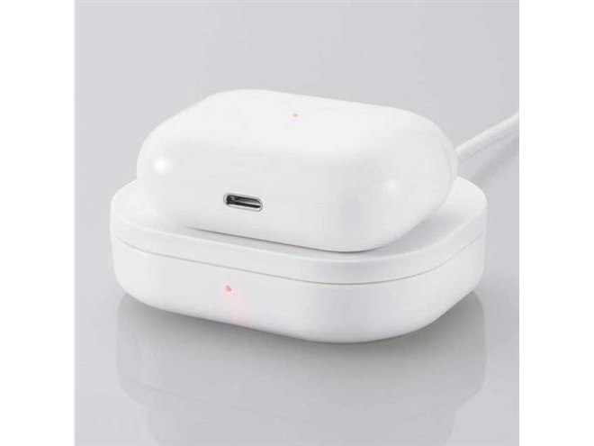 エレコム、AirPods専用のくぼみトレーが付属した卓上ワイヤレス充電器