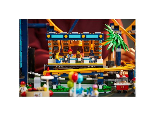 高さ約92cm、重力で加速する「レゴ 大回転ジェットコースター」49,880