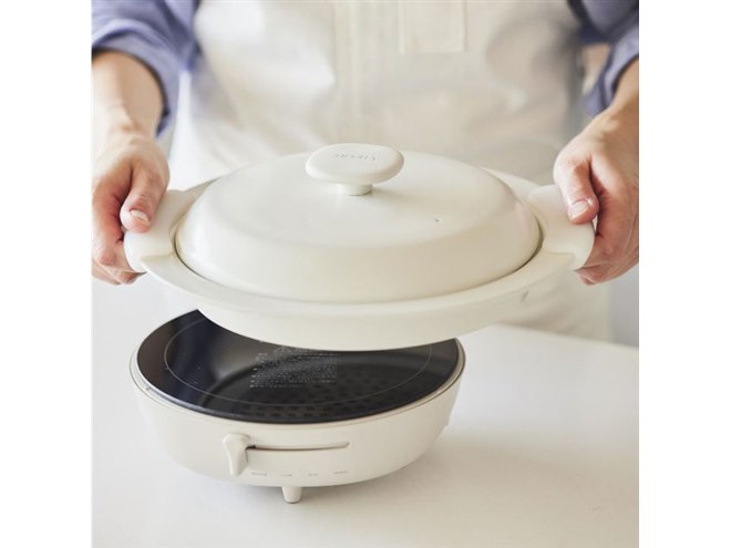 エレコム、食卓になじむ“お皿デザイン”のIHホットプレート