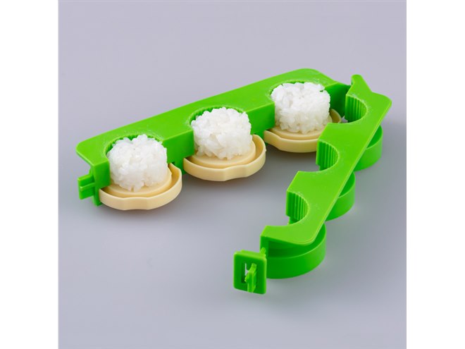 タカラトミー、レールを走りながら自動で“のりまき”が作れる「クルクル