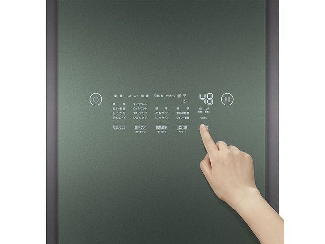 LG、「LG Styler」にマットガラス素材を採用した「S3GNF LG、「LG Styler」にマットガラス素材を採用した「S3GNF