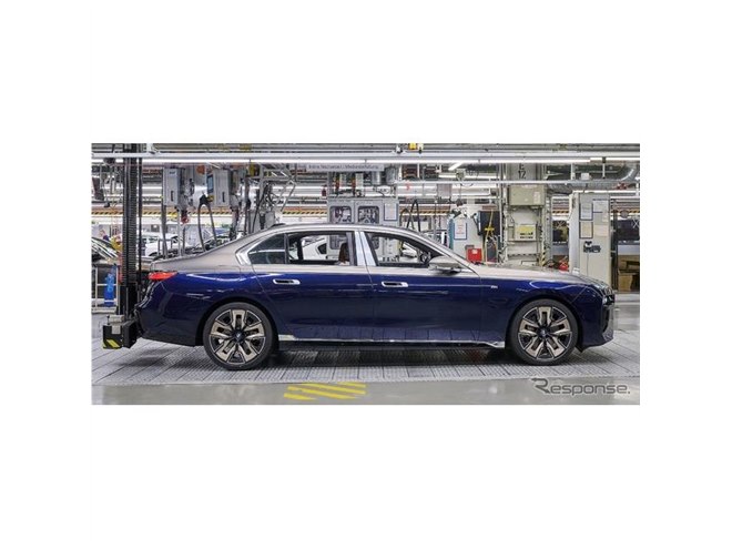 BMW 7シリーズ 新型、生産開始…初設定のツートーン仕様がライン BMW 7シリーズ 新型、生産開始…初設定のツートーン仕様がライン