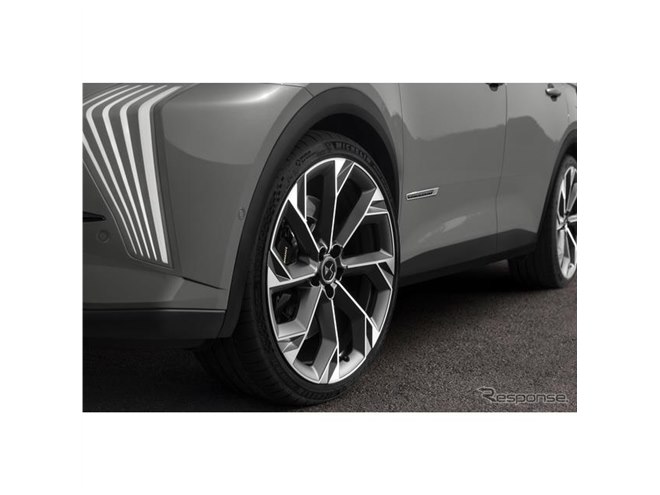 DS 7 改良新型に高性能PHV、0-100km/h加速は5.6秒 - 価格.com