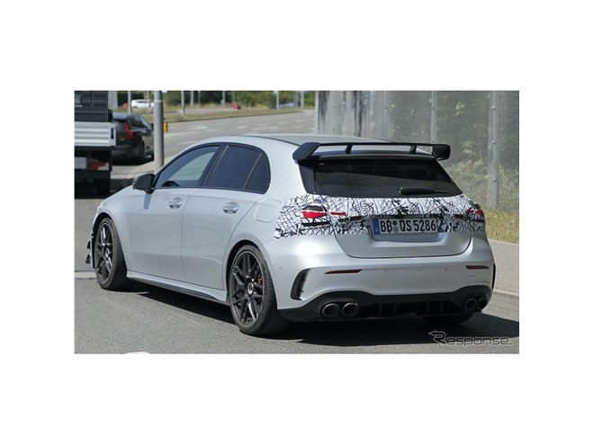 メルセデスベンツ最強のAクラス、『AMG A45』がリアウィング初装着で