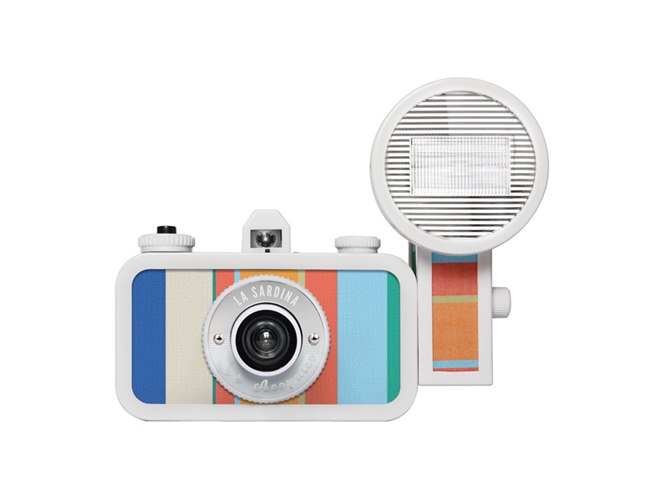 ロモ、“夏にぴったりの新デザイン”を採用した35mmフィルムカメラ