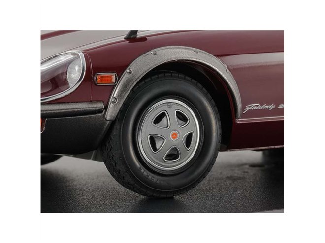 タミヤ、エンジンも鑑賞できる「1/24 NISSAN フェアレディ 240ZG 完成