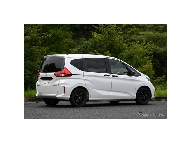 黒で決める！ ホンダ フリードに特別仕様車「ブラックスタイル