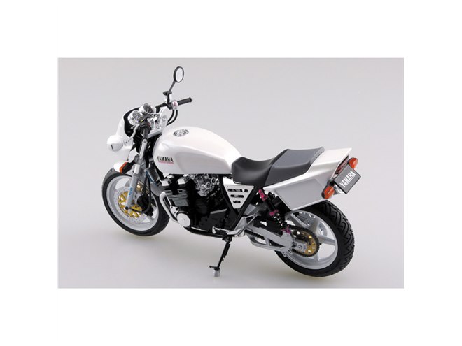 1994年モデルのヤマハ「XJR400S」1/12模型、カスタムパーツ付き - 価格.com