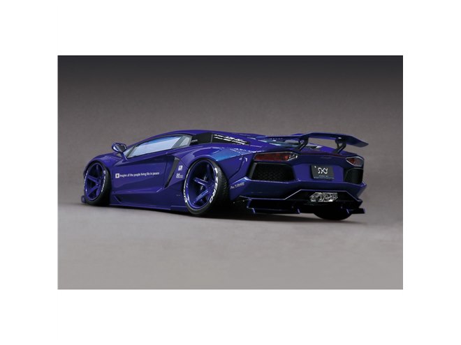 ランボルギーニ「アヴェンタドール Ver.2」1/24模型、新規金型を