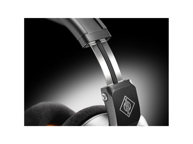 Neumann、密閉型ヘッドホン「NDH 20」がバージョンアップした“数量限定