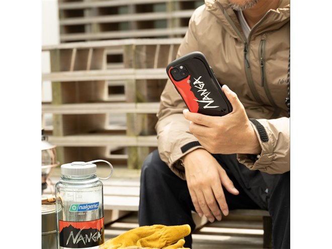 Hamee、「NANGA」コラボレーションデザインのiFace First Classケース2