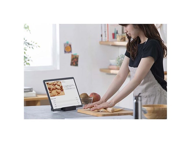 アイリスオーヤマ、15.6型の大画面を採用した「LUCAタブレット