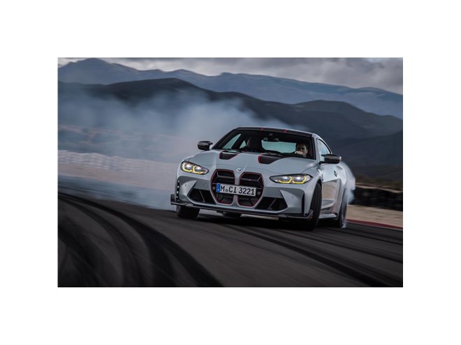 BMWの量産車最速モデル「M4 CSL」 25台限定で注文受け付け