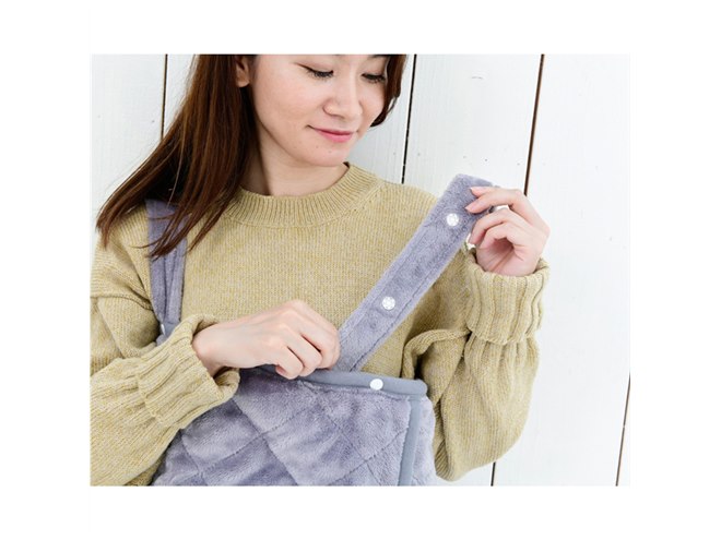山善、肩ひも付きで“着る毛布”としても使える「くるみケット 山善、肩ひも付きで“着る毛布”としても使える「くるみケット