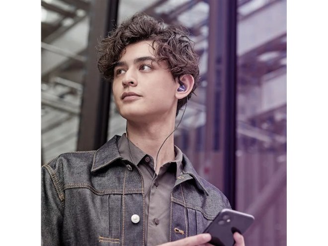 Shure、高遮音性イヤホン「SE215 Special Edition」に新色